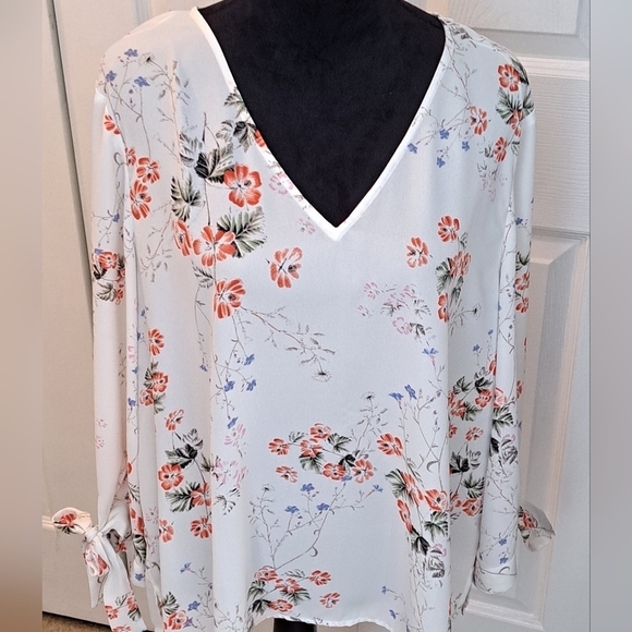 CeCe Floral Tunic/Blouse With Tied Sleeves    XXL - Picture 1 of 7